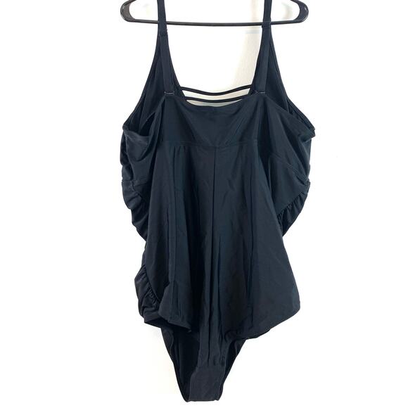 Torrid Wireless Ladder Front Ruched One Piece Swimsuit Black Size 5 - Picture 6 of 8